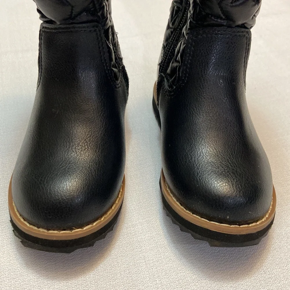 Black Fur Lined Zippered Side Girls Boots Featuring Puffy Stars- Size 7.5